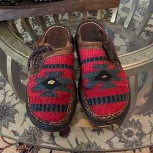 Women’s Born Mules size 6 1/2, red southwestern print